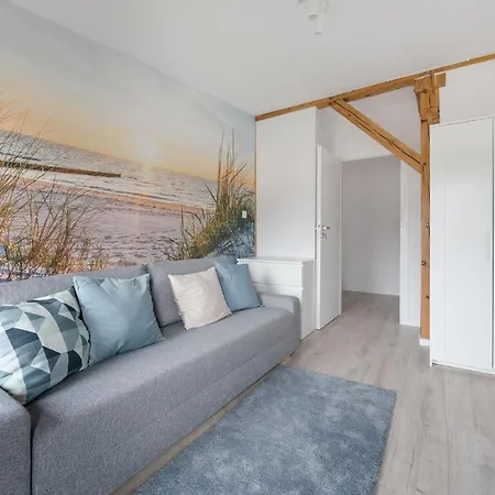 Spacious 3city With Four Bedrooms And Desk In By Renters Апартаменты *