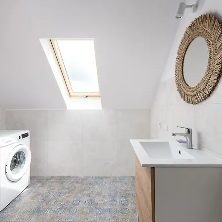 Appartamento Spacious 3city With Four Bedrooms And Desk In By Renters