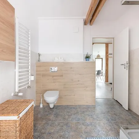 Appartamento Spacious 3city With Four Bedrooms And Desk In By Renters